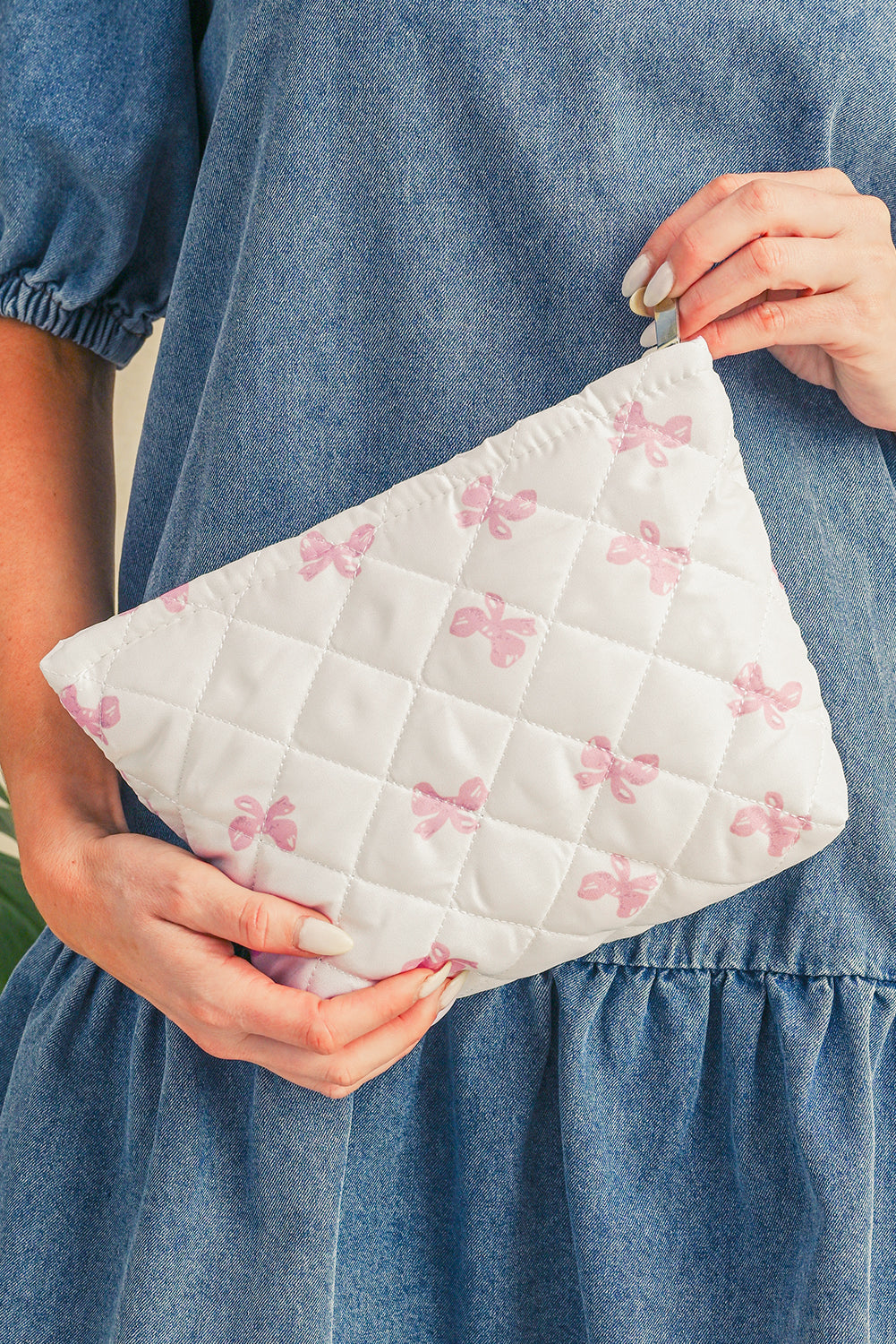 White Bow Knot Print Zipper Quilted Large Cosmetic Bag